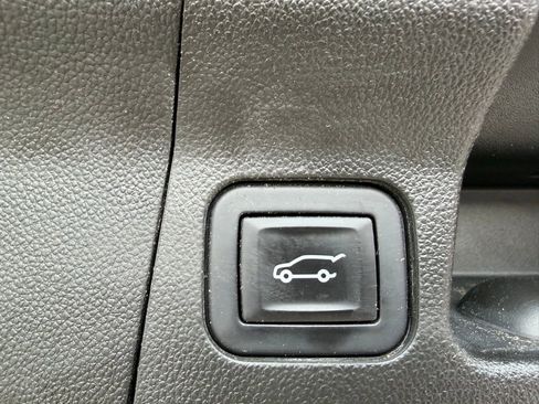 Certified 2017 GMC Acadia SLT image 11