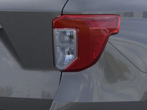 New 2024 Ford Explorer XLT w/ Equipment Group 202A image 21