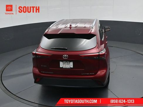 Used 2023 Toyota Highlander Limited AWD/4WD image 51