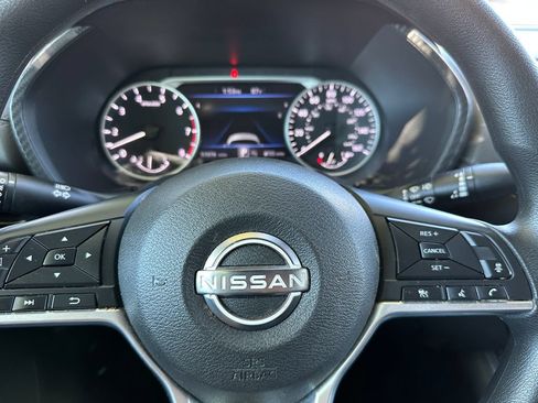 Used 2024 Nissan Sentra SV FWD image 23