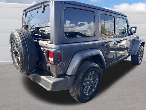 Used 2025 Jeep Wrangler Unlimited Sport AWD/4WD image 7