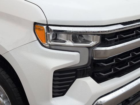 Used 2025 Chevrolet Silverado 1500 LT w/ Work Truck Package image 11