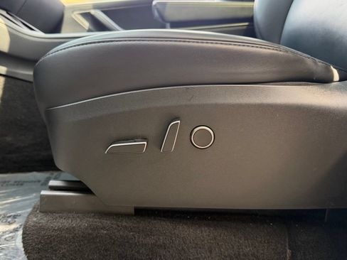 Used 2023 Tesla Model Y Long Range AWD/4WD image 29