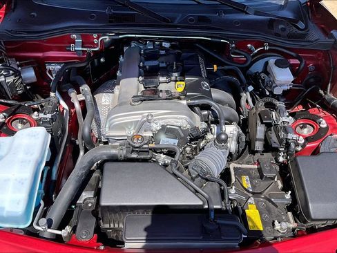 Used 2019 MAZDA MX-5 Miata RF Grand Touring RWD image 9