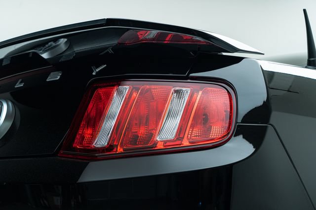 Used 2012 Ford Mustang Shelby GT500 w/ SVT Performance Pkg RWD image 15