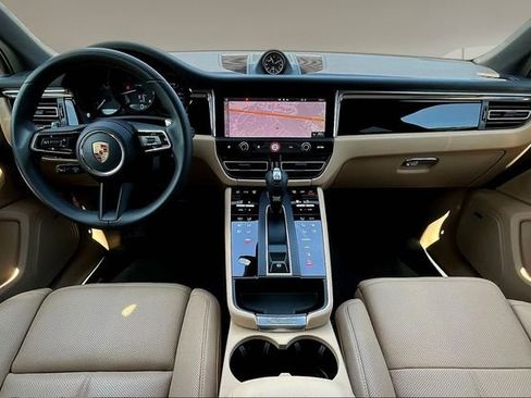 Used 2026 Porsche Macan AWD/4WD image 7