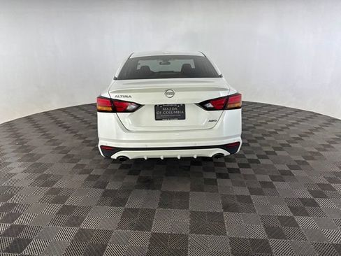 Used 2025 Nissan Altima 2.5 SV w/ SV Premium Package AWD/4WD image 6