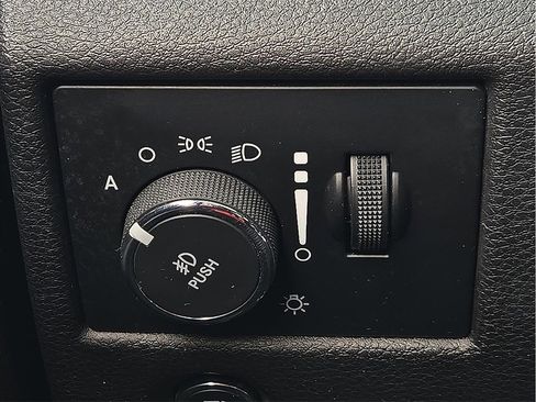 Used 2017 Jeep Grand Cherokee Altitude image 17