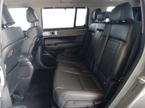 Used 2024 Hyundai Santa Fe Limited image 13