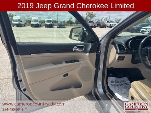 Used 2019 Jeep Grand Cherokee Limited RWD image 17