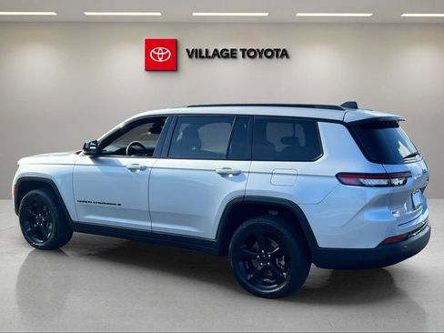 Used 2023 Jeep Grand Cherokee L Laredo RWD image 3