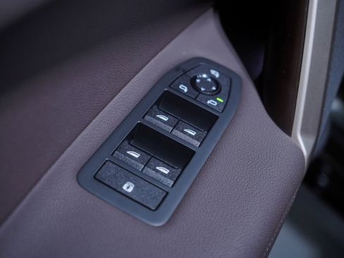 Used 2026 BMW iX xDrive60 image 16