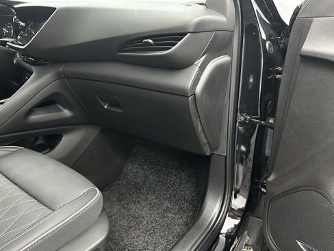 Used 2023 Buick Envision Avenir image 38