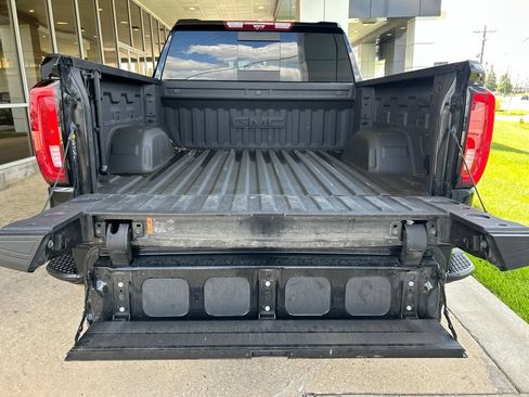 Used 2025 GMC Sierra 1500 AT4 w/ AT4 Premium Package AWD/4WD image 13