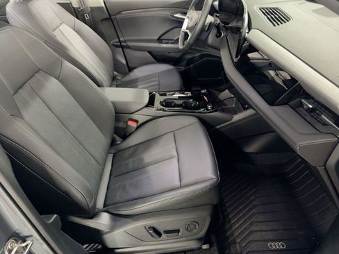 Used 2025 Audi Q6 e-tron Premium w/ Convenience Package image 30