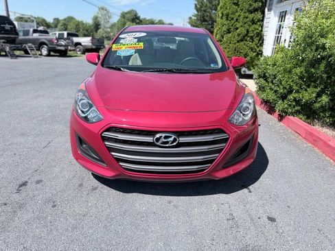 Used 2017 Hyundai Elantra GT FWD image 6