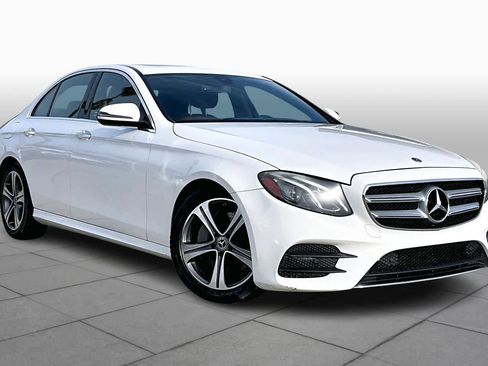 Used 2020 Mercedes-Benz E 350 Sedan image 2
