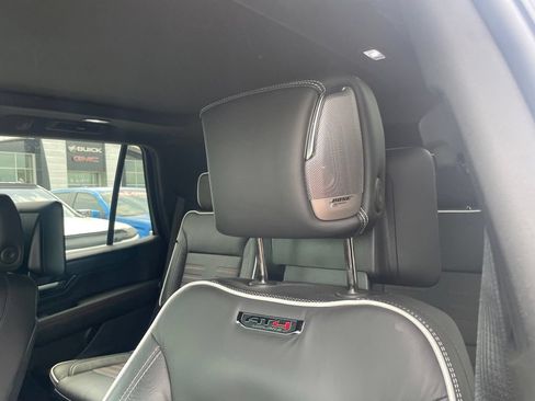 Used 2025 GMC Yukon AT4 Ultimate w/ LPO, Floor Liner Package AWD/4WD image 21