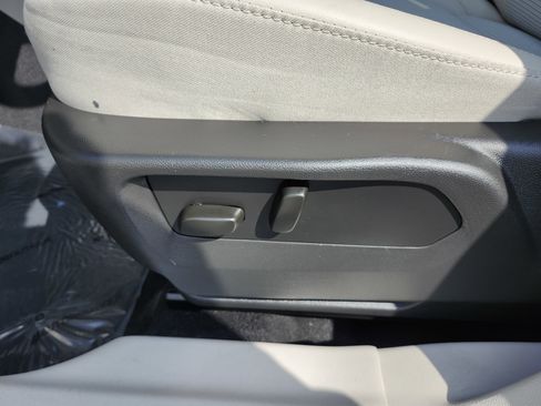 Used 2023 Buick Envision Preferred image 28