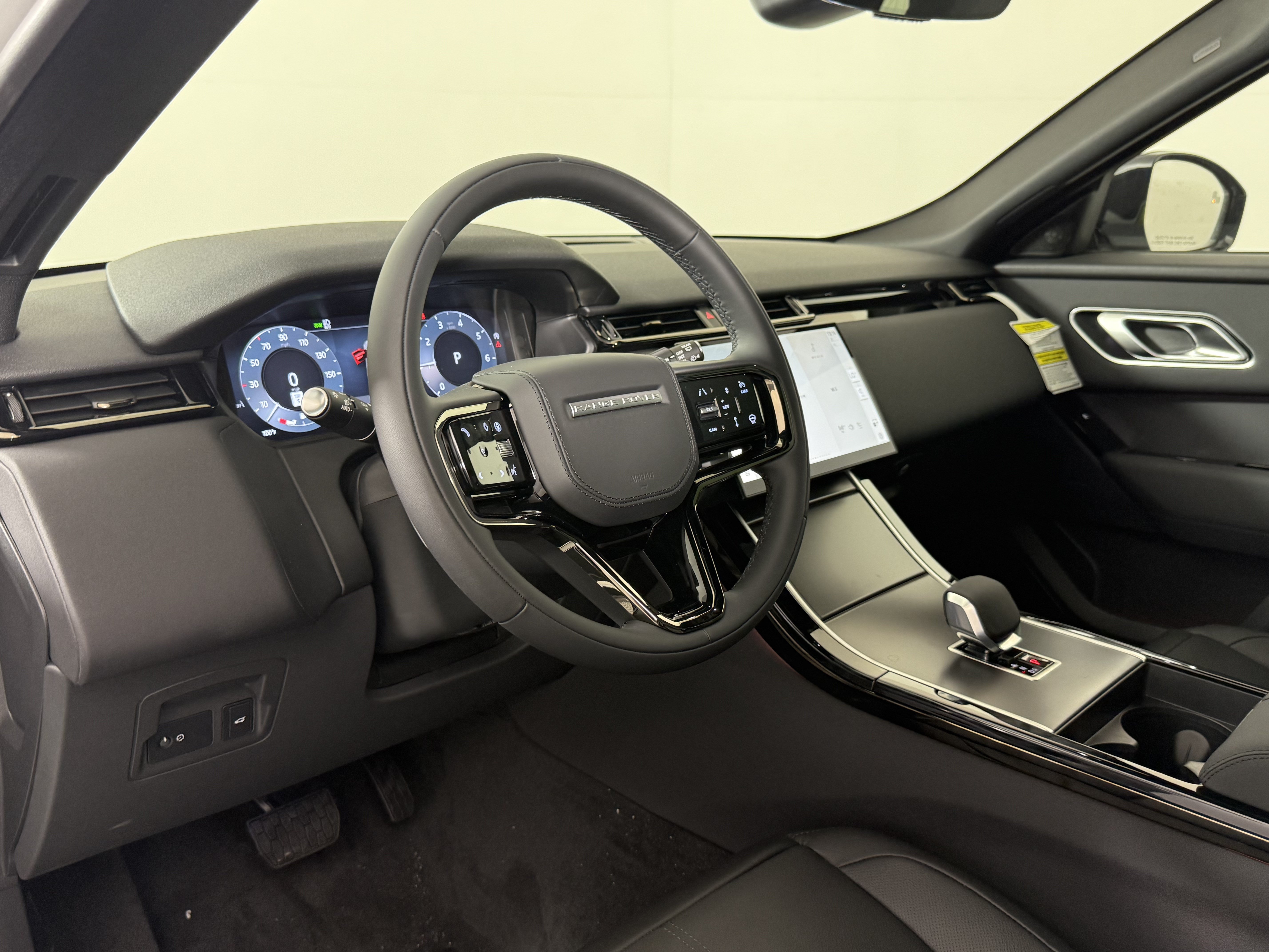New 2026 Land Rover Range Rover Velar S AWD/4WD image 4