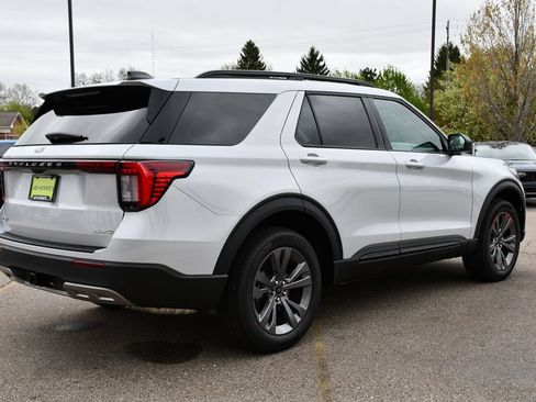 Used 2026 Ford Explorer Active w/ Active Comfort Package AWD/4WD image 6