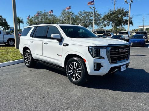 Certified 2022 GMC Yukon AT4 AWD/4WD image 3
