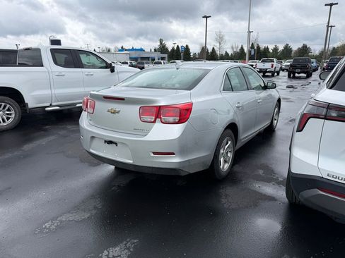Used 2016 Chevrolet Malibu LT FWD image 3