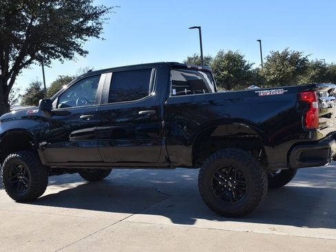 Used 2021 Chevrolet Silverado 1500 Custom Trail Boss w/ LPO, Dark Essentials Package image 11