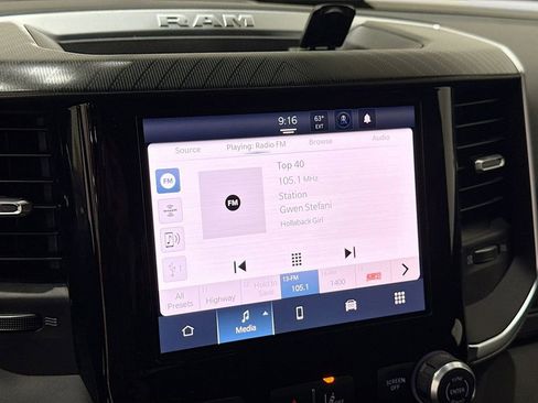 New 2026 RAM 1500 4x4 Crew Cab image 32