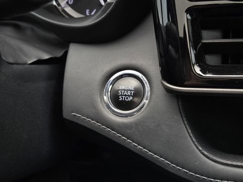 Used 2022 Toyota Highlander XLE FWD image 22