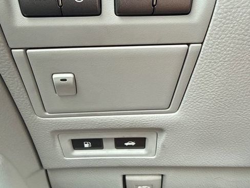 Used 2012 Lexus LS 460 w/ Comfort Pkg RWD image 24