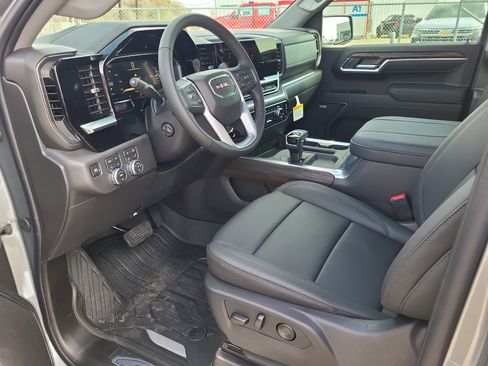 New 2026 GMC Sierra 1500 SLT image 13