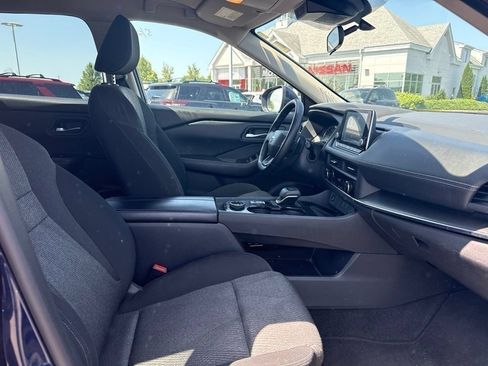 Used 2025 Nissan Rogue SV AWD/4WD image 14