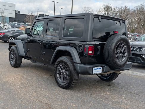 Used 2024 Jeep Wrangler Sport S image 7
