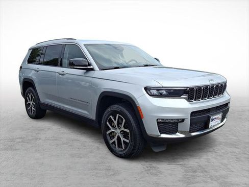 Certified 2023 Jeep Grand Cherokee L Limited AWD/4WD image 7