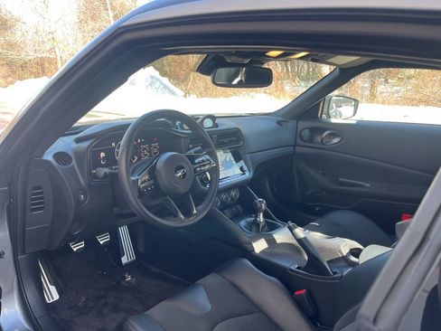 Used 2024 Nissan Z Performance w/ Floor Mat Package image 13