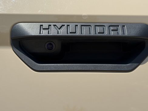 Used 2023 Hyundai Santa Cruz SEL Premium AWD/4WD image 8