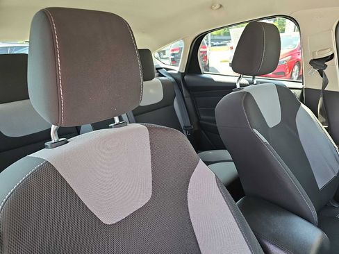 Used 2012 Ford Focus SE image 50