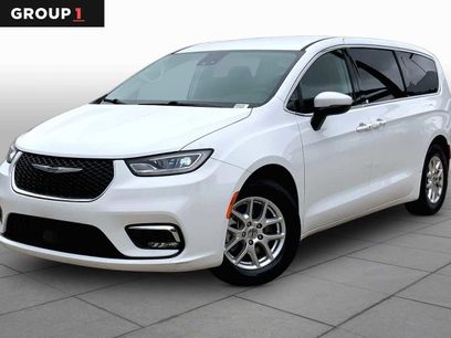 Used 2023 Chrysler Pacifica Touring-L