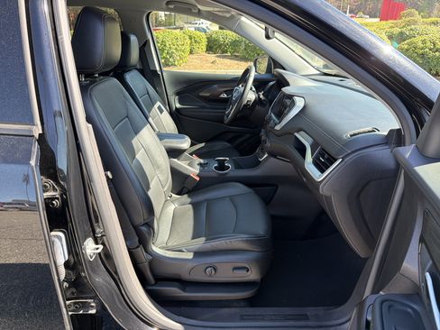 Used 2024 GMC Terrain SLT image 26