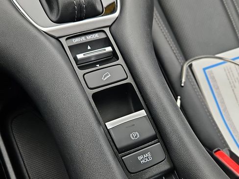 Used 2024 Honda HR-V EX-L image 17