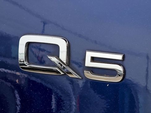 Used 2022 Audi Q5 2.0T Premium w/ Convenience Package image 31