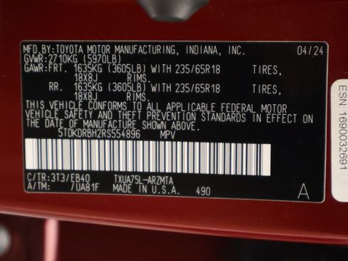 Used 2024 Toyota Highlander XLE AWD/4WD image 17