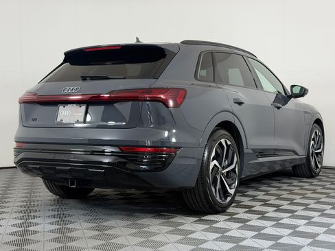 Used 2024 Audi Q8 e-tron Premium Plus w/ Premium Plus Package AWD/4WD image 9