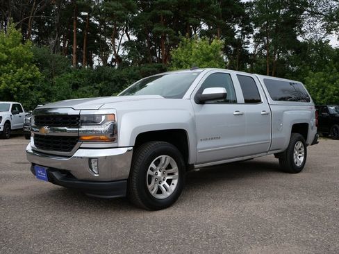 Used 2017 Chevrolet Silverado 1500 LT w/ All Star Edition AWD/4WD image 2