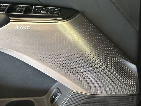 New 2026 Cadillac Lyriq V image 31