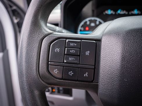 Used 2023 Ford F250 XLT w/ FX4 Off-Road Package image 18