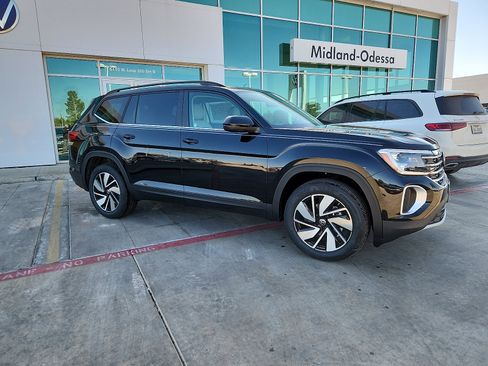 New 2026 Volkswagen Atlas SE image 8