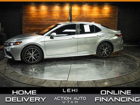 Used 2024 Toyota Camry SE FWD image 1