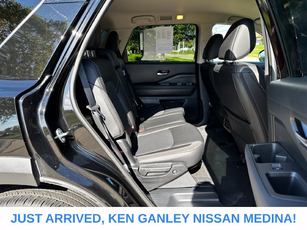 Certified 2026 Nissan Pathfinder SL AWD/4WD image 21